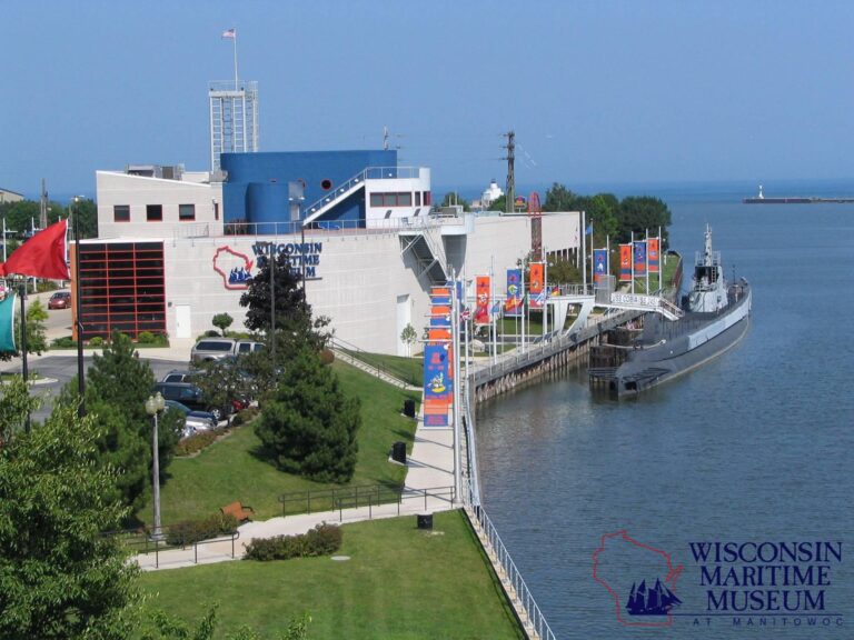 wisconsin maritme museum in manitowoc 768x576