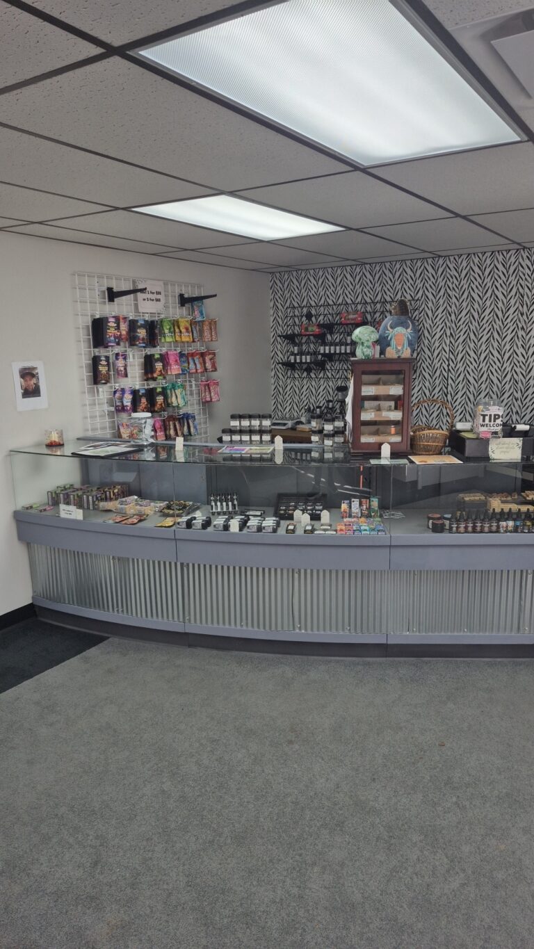 kush kafe store poynette 768x1365